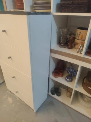 Cajonera blanca y madera