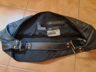 Bolso de piel/cuero argentino ARPEL negro