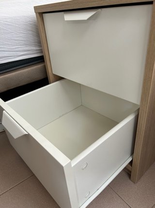 Mesilla Noche Ikea Blanca y Madera