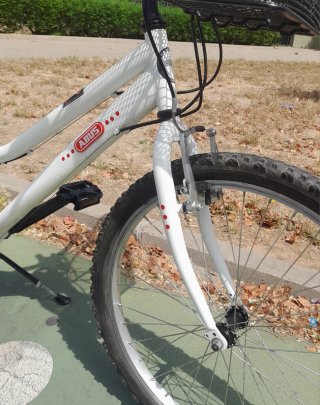 Bicicleta 24"  18vel. Cesta .