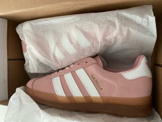 Zapatillas deportivas de chica