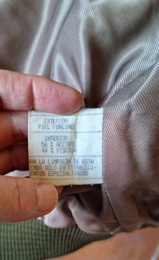 Chaqueta de piel marrón y verde