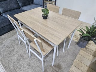 Mesa de comedor de forja y madera con 4 sillas