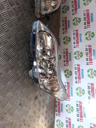2 Faros Delanteros Citroen C4 (2007)