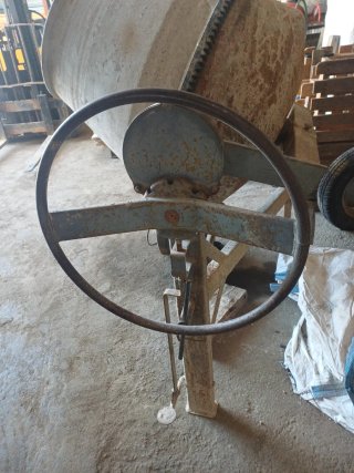 Hormigonera MZ 200-E