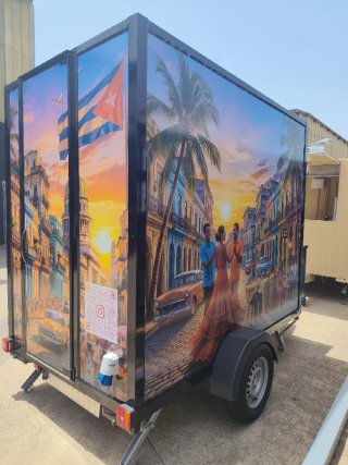 Food Truck Nuevo con Diseño Tropical