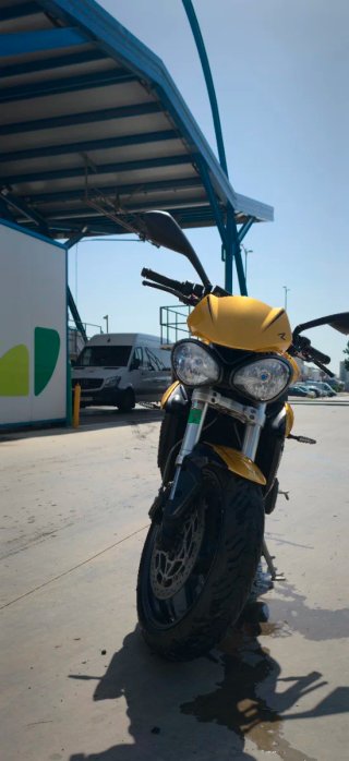 Triumph Street Triple A2