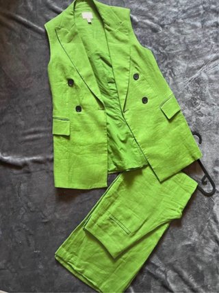 Traje H&M chaleco y pantalón verde