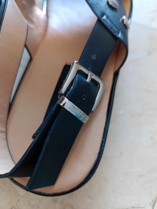 Sandalias negras plataforma tiras tachuelas