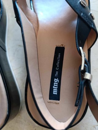 Sandalias negras plataforma tiras tachuelas