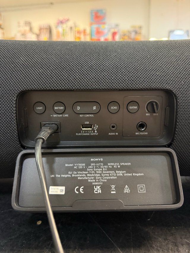 Altavoz Sony ULT FIELD 7 Negro. Ojo la bateria no