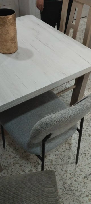 Conjunto comedor con mesa de centro,mesa y sillas