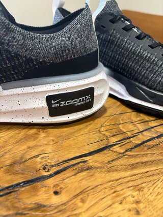 Nike Invincible Run FK 3 Negro/Gris