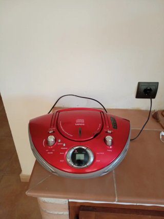Radio CD Portátil Lenco Roja