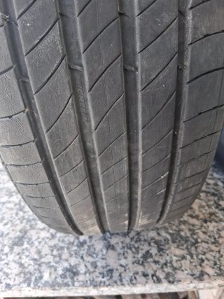 2 Neumáticos 195/60 R18 michelín premacy. C4