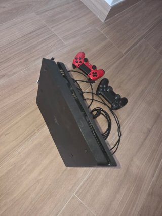 PS4 Slim 500GB - 11.02 - + 2 mandos