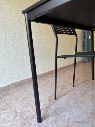 Mesa comedor negra Ikea como nueva