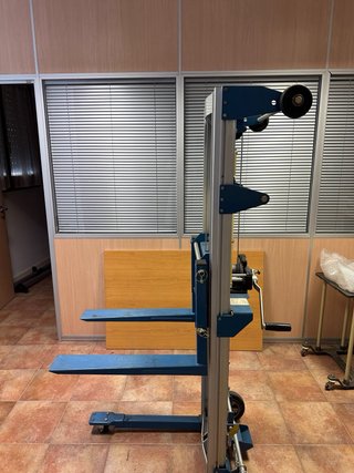 Apilador manual, 180kg, 2.500 mm