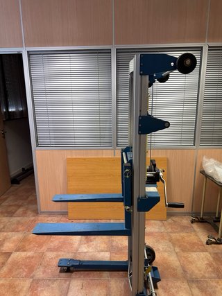 Apilador manual, 180kg, 2.500 mm