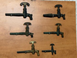 Grifos Antiguos de Bronce