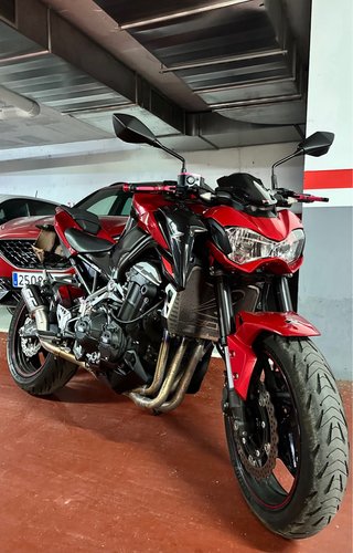 Kawasaki Z900 A2 Negra/Roja