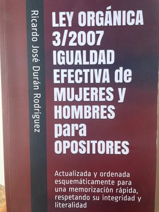 4 libros 39/2015, 2/007 y los esquemas de martina