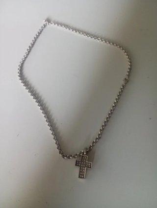 Cadena plata con crucifijo plata de ley año 1997 .