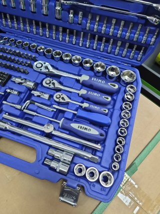 MALETÍN IRIMO 216 PIEZAS 1/4”-3/8”-1/2”