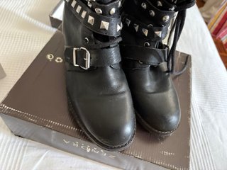 Botas Zara Tachuelas Talla 38