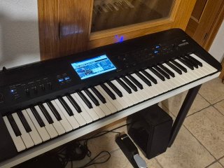 Workstation Sintetizador KORG Krome