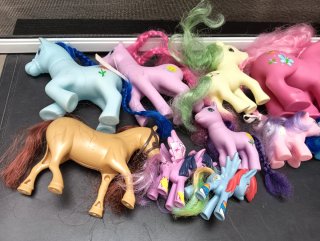 Lote de ponis de juguete