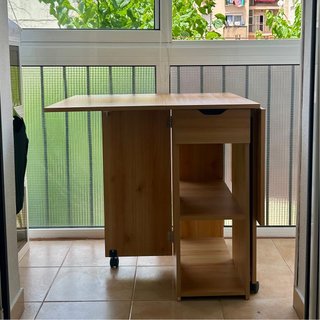 Mesa plegable extensible con ruedas