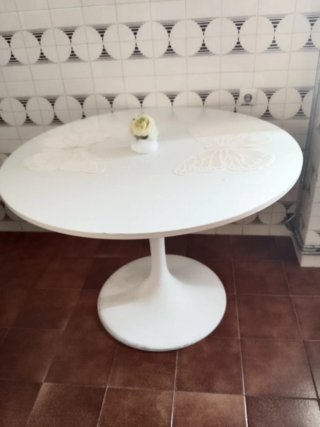 Mesa de comedor redonda blanca