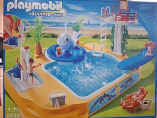 Piscina Playmobil con tobogán y accesorios