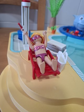 Piscina Playmobil con tobogán y accesorios
