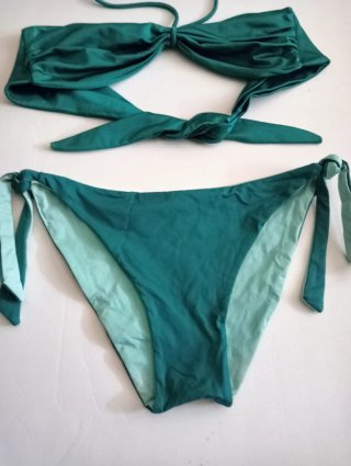 Costume da bagno verde