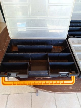 Cajas organizadoras de herramientas vacías
