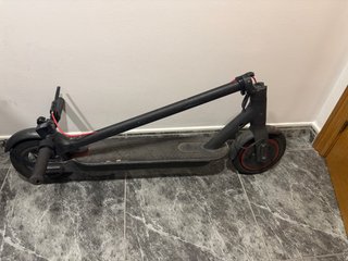 Patinete eléctrico en buen estado