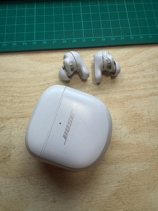 Bose QC Ultra Earbuds para reparar