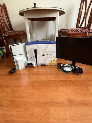Consola PS5 + Monitor Gaming Noc