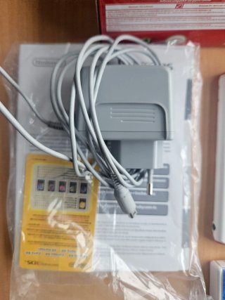 Nintendo 2DS Edizione Super Mario Bros. 2 + Pokémon X