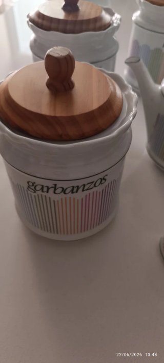 Set de 11 tarros de cocina con tapa de madera