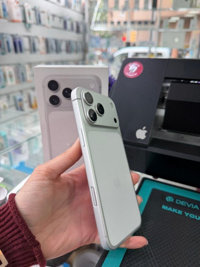 IPHONE 17 PRO MAX 256GB COMO NUEVO