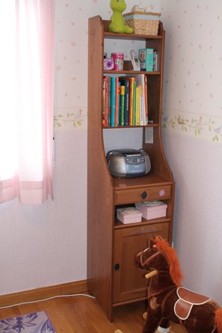 Cama y muebles dormitorio infantil de madera