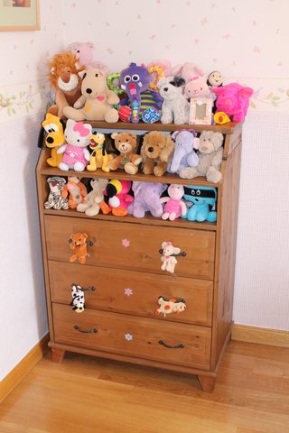 Cama y muebles dormitorio infantil de madera