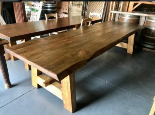 Mesa de madera rústica