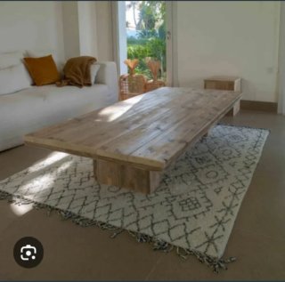 Mesa de madera rústica