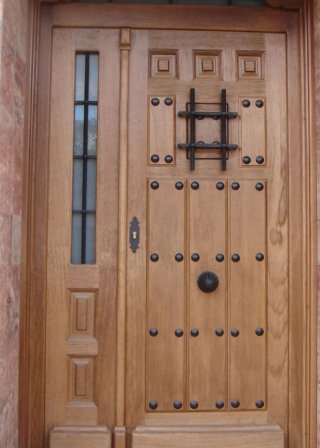 puertas de calle en madera