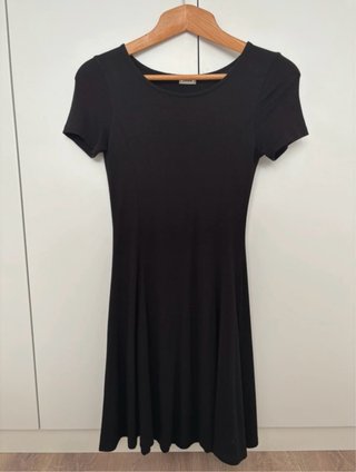 Vestido negro manga corta