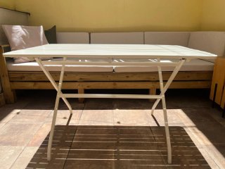 Mesa plegable de aluminio blanca